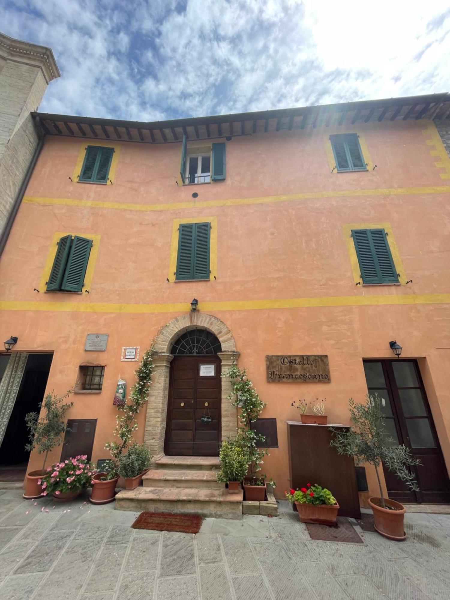 Locanda Francescana Valfabbrica Bagian luar foto